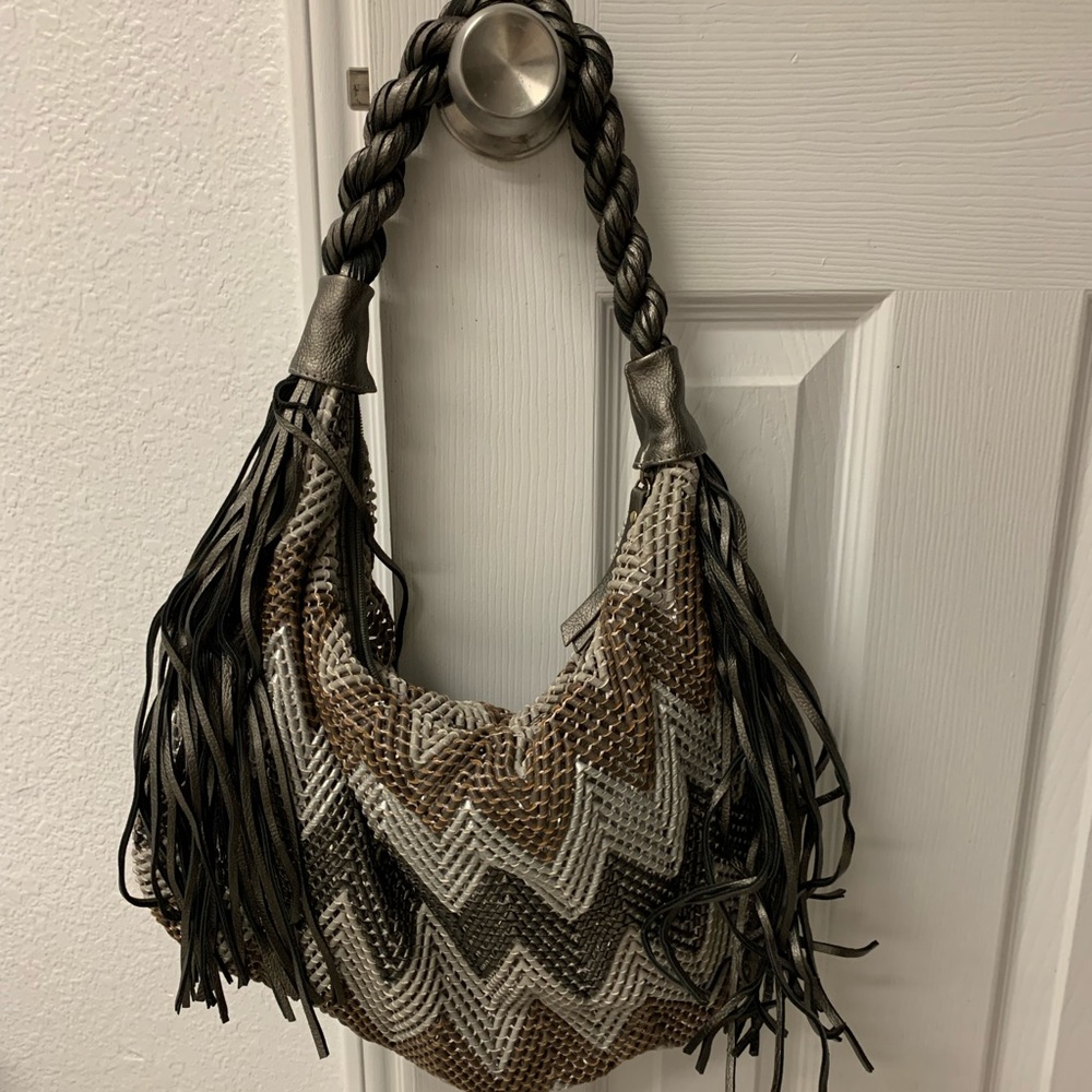 Very stylish shoulder bag